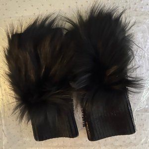 GORGEOUS Adrienne Landau Metallic Fur Gloves in Black